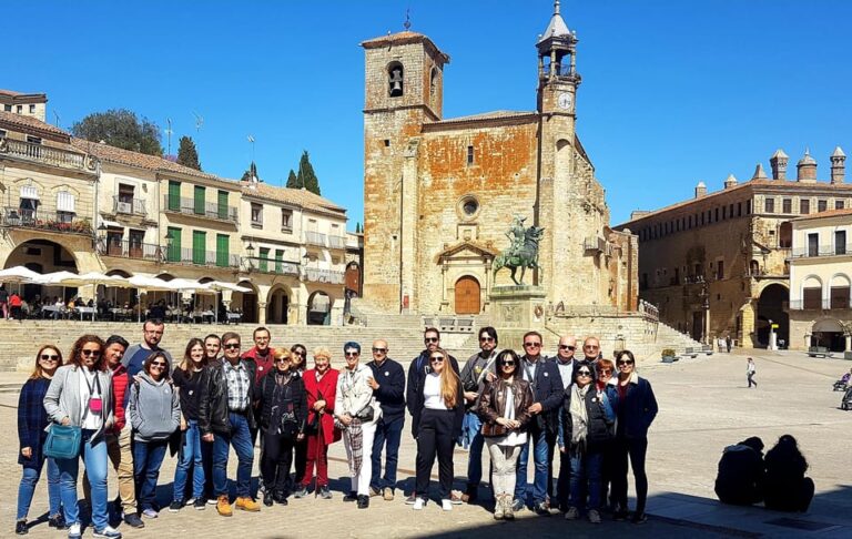 Private or Group Guided Visit in Trujillo
