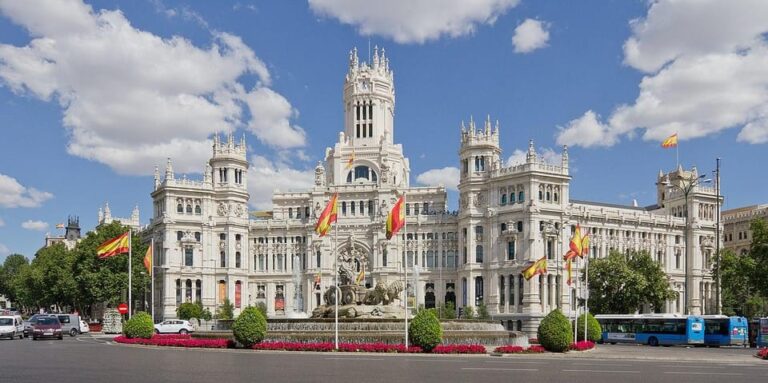 PRIVATE TOUR VIP CITY TOUR ALL OVER MADRID AND PRADO MUSEUM SKIP-THE-LINE TICKETS