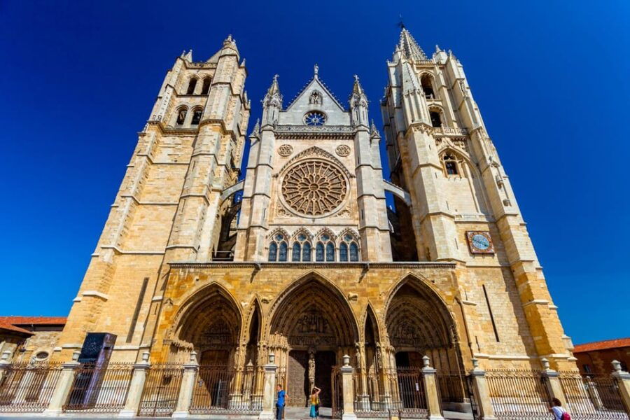 Private Walking Tour Around León - Tour Overview