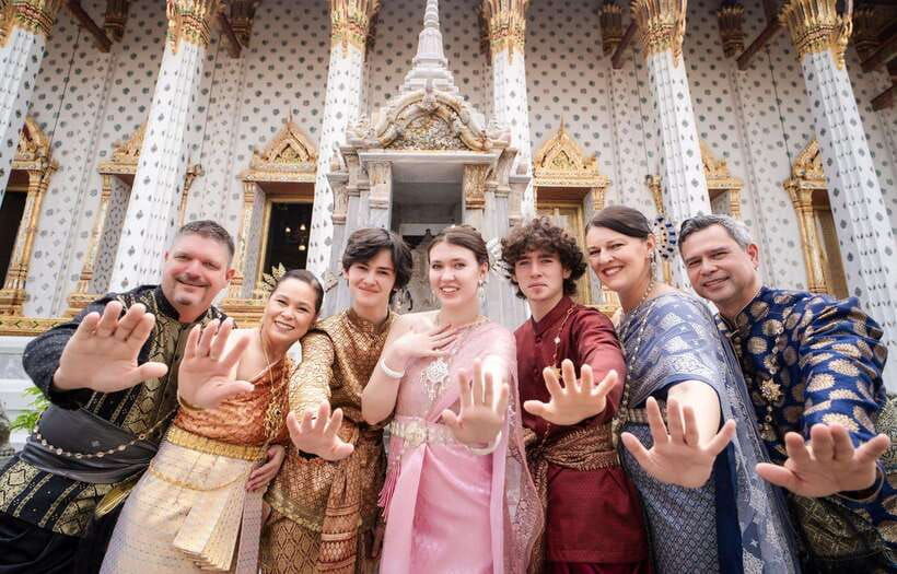 Professional Thai Costume Photography at Wat Arun, Bangkok - Overview of the Experience