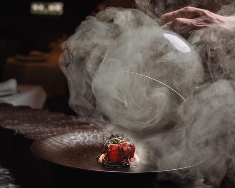 RESTAURANT IN THE CENTER OF JEREZ WITH THE BEST GASTRONOMY AND WINES