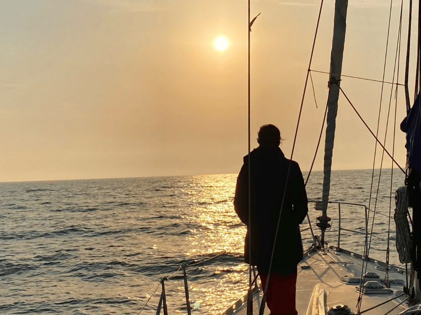 Ría De Arousa: Daytime or Sunset Sailboat Cruise With Drinks - Activity Overview and Pricing