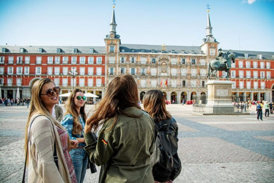 Royal Madrid Walking Tour: Palaces & Plazas - Discover Madrids Iconic Landmarks