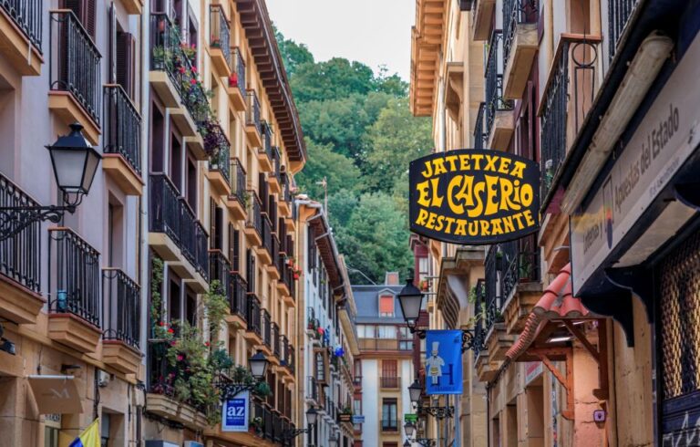 San Sebastian: City Highlights Guided Walking Tour