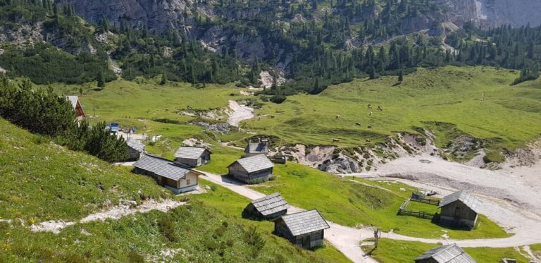San Vigilio Di Marebbe: Trek in the Heart of the Dolomites