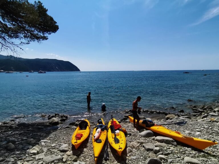 Sestri Levante: Kayak Excursion in the Biodiversity of the Bay of Gold