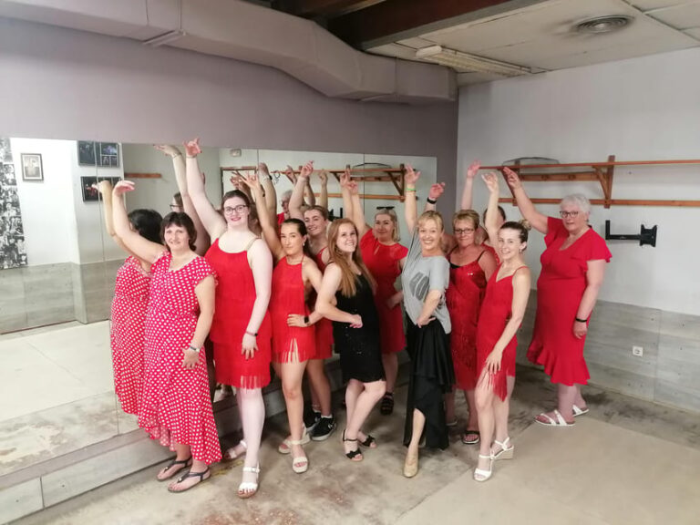 Sevilla: Latin Dance and Salsa Class Experience