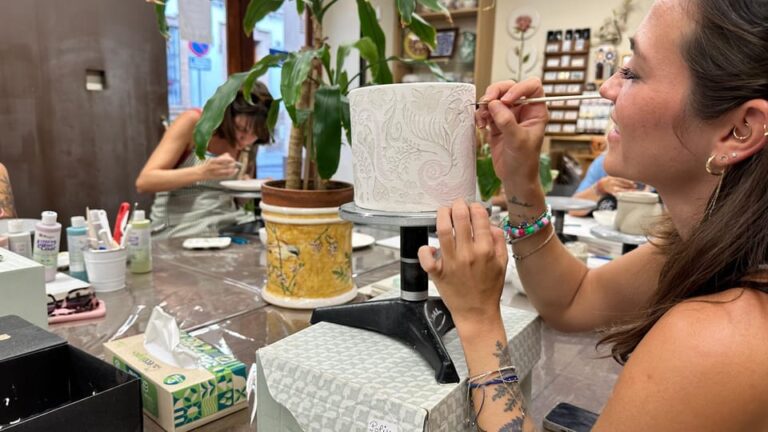 Seville: Ceramic Painting Workshop