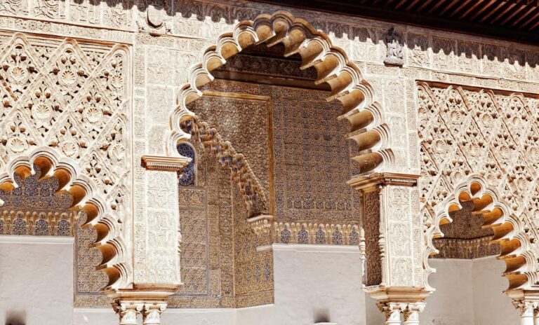 Seville: Priority Access Cathedral, Giralda & Alcázar Tour