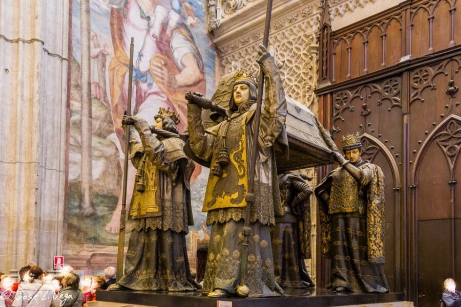 Seville: Small-Group Cathedral and Giralda Tour With Tickets - Tour Overview