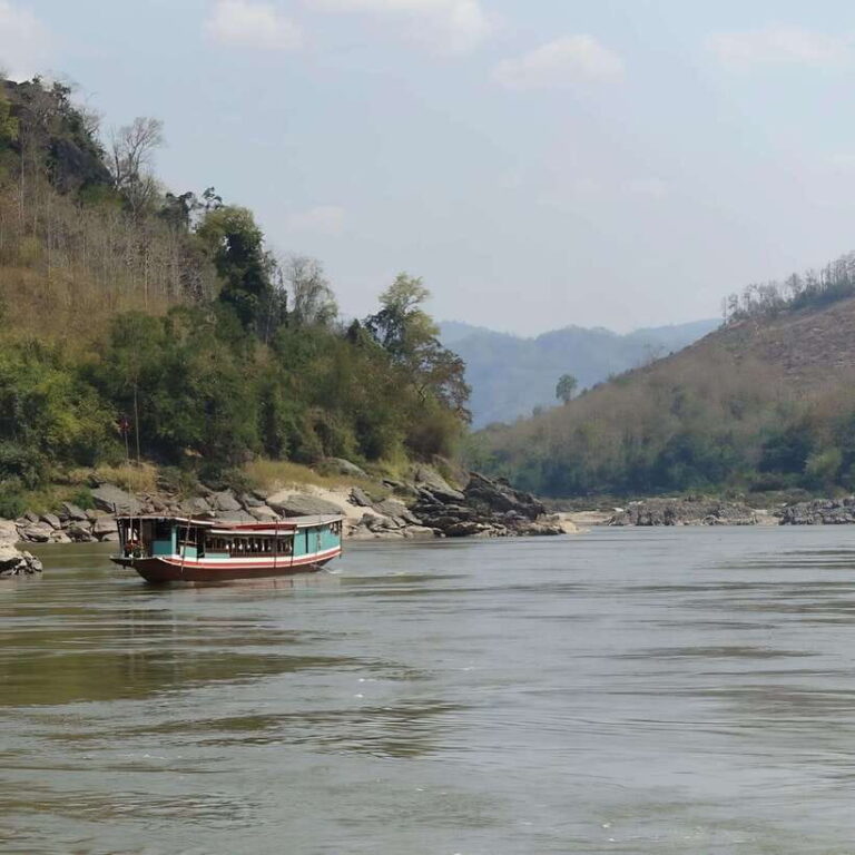 Slow Boat Chiang Rai: to Luang Prabang 2Day 1Night