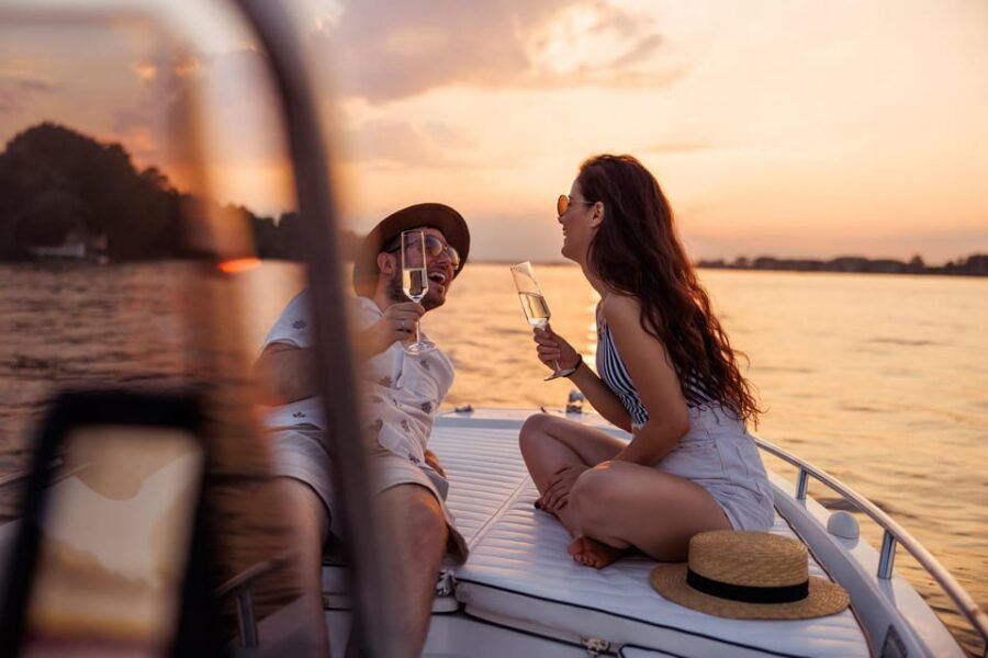 Torrevieja: Sunset Onboard + Cava Cup - Activity Overview