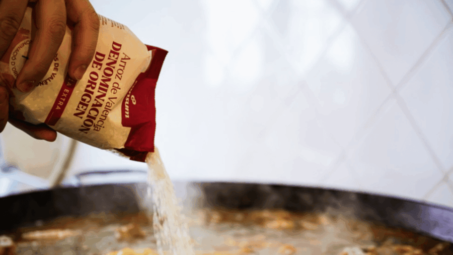 Valencia: Cook Your Paella in Russafa - The Secrets of Paella Cooking