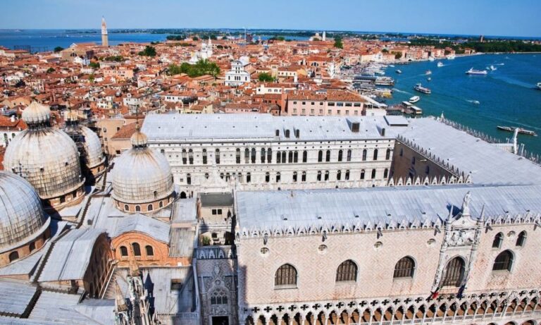 Venice: Doges Palace & Bridge of Sighs Small Group Tour