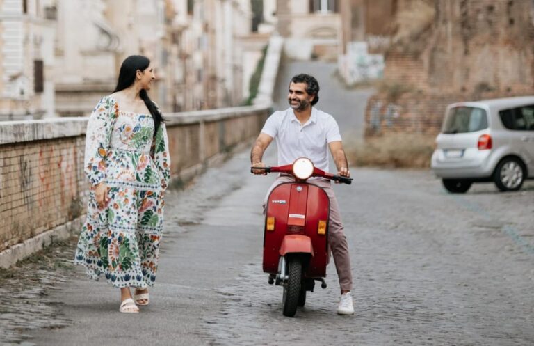 Vespa Tour With Professional Photography in Rome