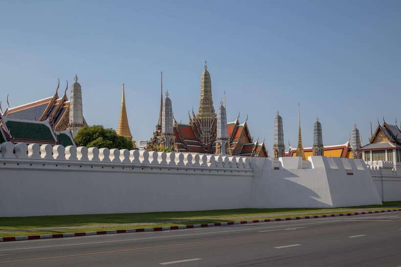 Walking Tour Grand Palace, Emerald Buddha and Wat Pho - Tour Overview