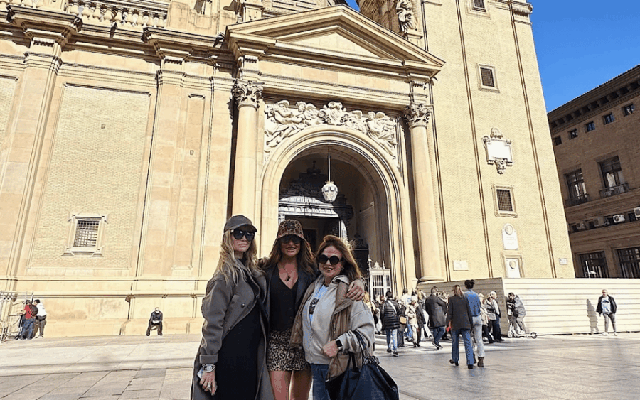 Zaragoza: Complete Tour, One Thousand and One Nights Experience With Dinner - Itinerary Highlights