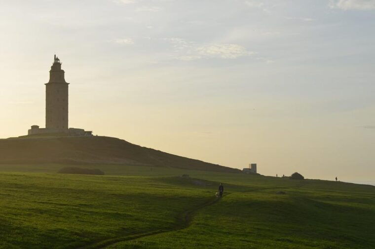 ✅La Coruña: Tour for Cruise-Ship Passengers From the Port of La Coruña - Exploring the Tower of Hercules