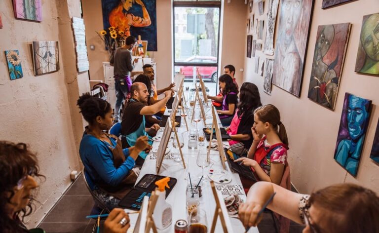 Madrid: Sip&Paint Workshop