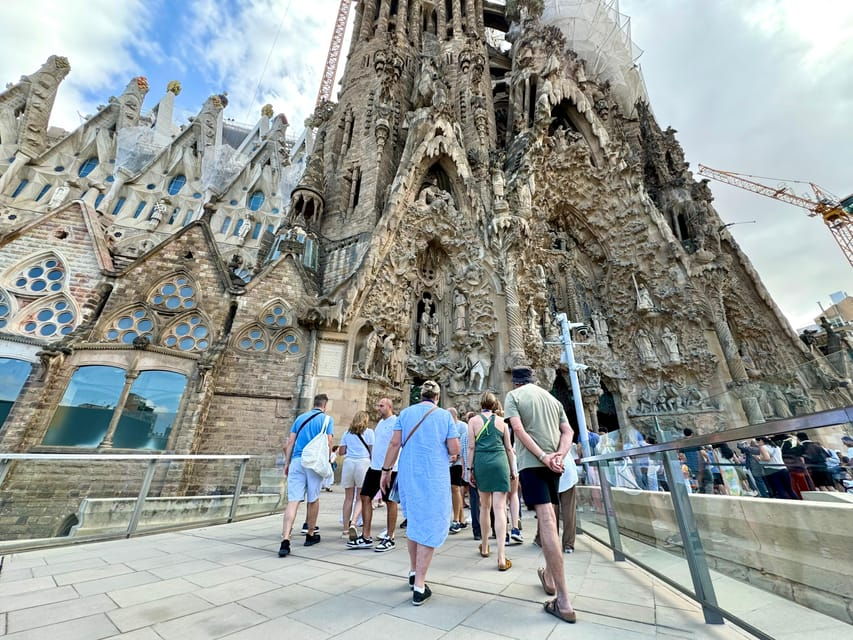 Barcelona: Sagrada Familia Small Group Tour & Skip the Line - Tour Overview