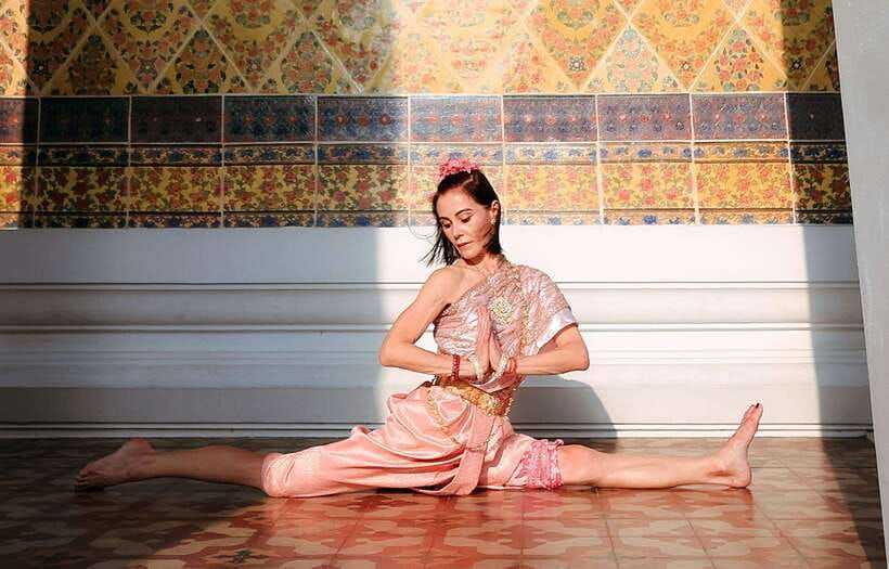 Wat Arun Photoshoot in Thai Costume: Bangkok, Thailand - Overview of the Photoshoot Experience