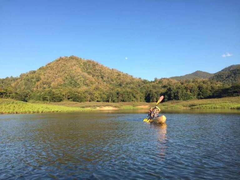 Chiang Mai: Sticky Waterfall, Lake Kayak and Cycling Tour