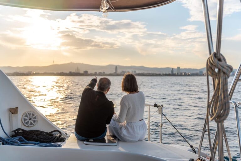 Barcelona: Sunset Catamaran Cruise With Wine and Tapas