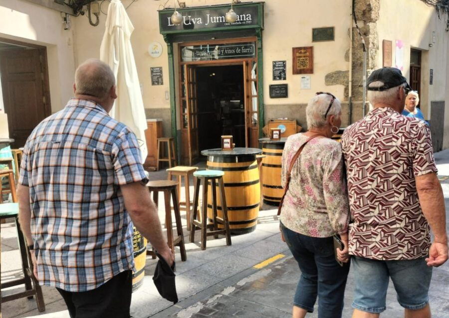 Cartagena: Guided Walking Tour With Tapas and Drinks - Tour Overview