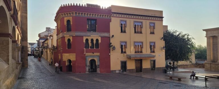 Córdoba Mid-Morning Walk – Small Groups, Native English.