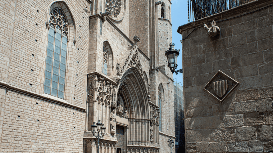 El Born: Basilica of Santa María Del Mar Tour & Terrace Access - Tour Overview