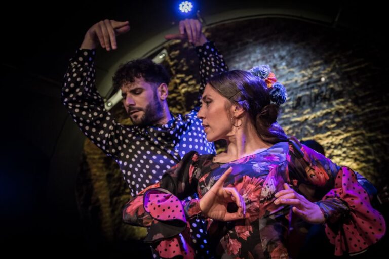 Madrid: La Cueva De Lola Flamenco Show Tickets With Drink