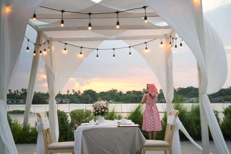 Romantic Dinner – Kalanan Riverside Resort