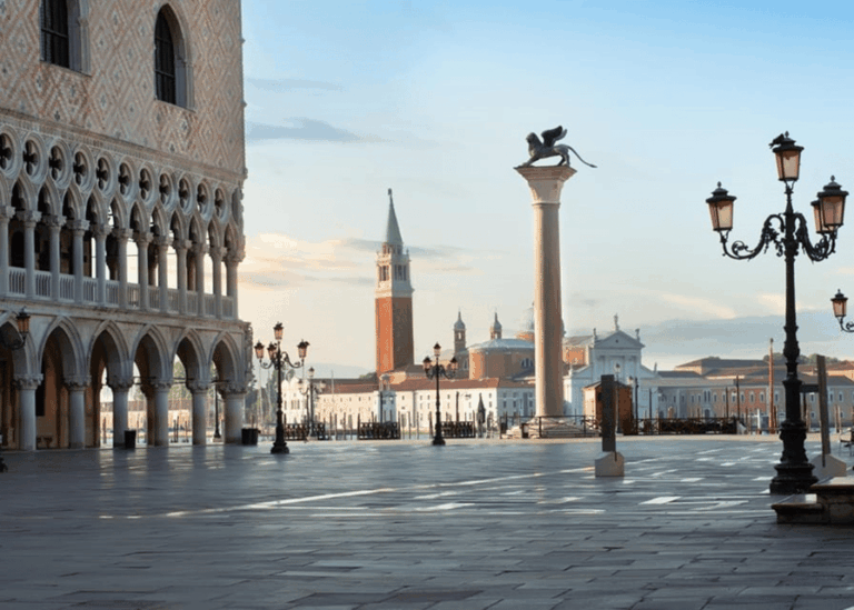 2 Days in Venice: Basilica, Doge, Murano & Burano + Gondola