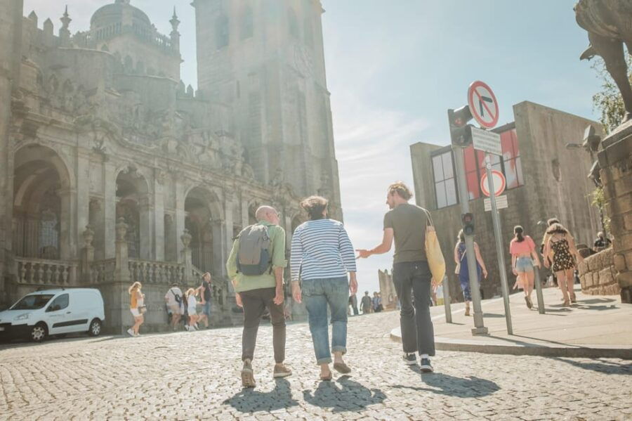 3-hour private guided walking tour of the BEST of Porto - Good To Know