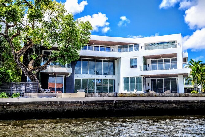 3 hours – Fort Lauderdale Scenic Boat Tour – max 6 pax
