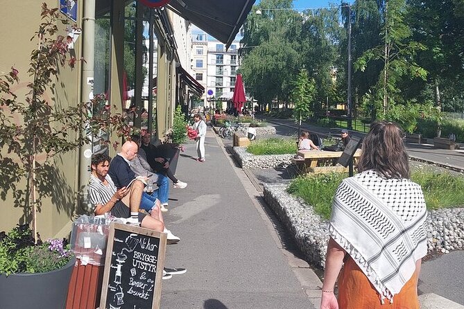3 Hours Walking Tour for Great Food in Oslo - Food Stops: From Sweet to Savory