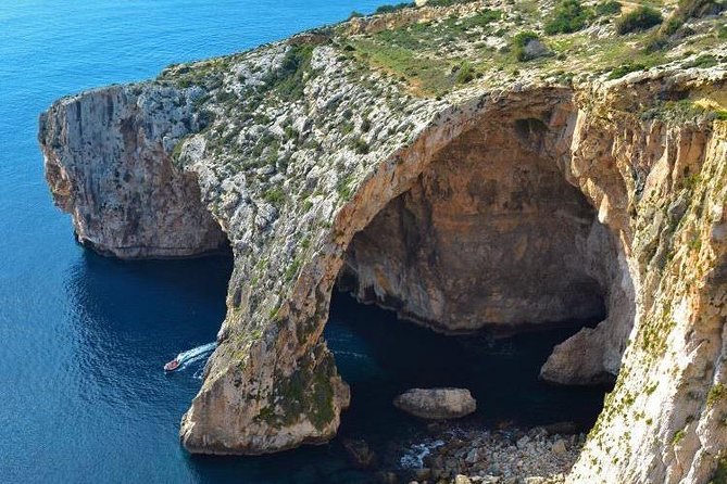 8 hour private tour around Malta