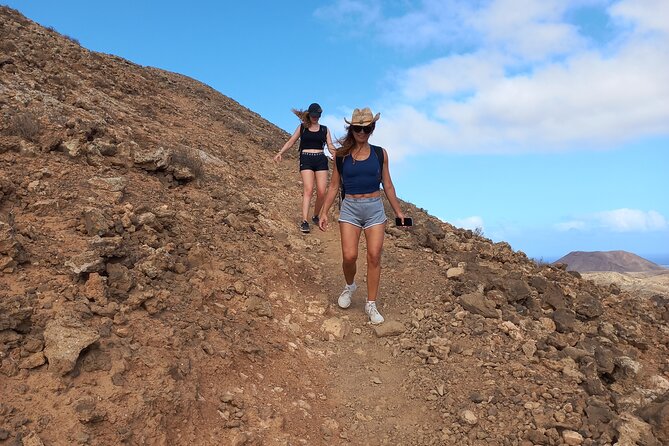 A volcano hike - Discovering the Escanfraga Volcano: An In-Depth Review