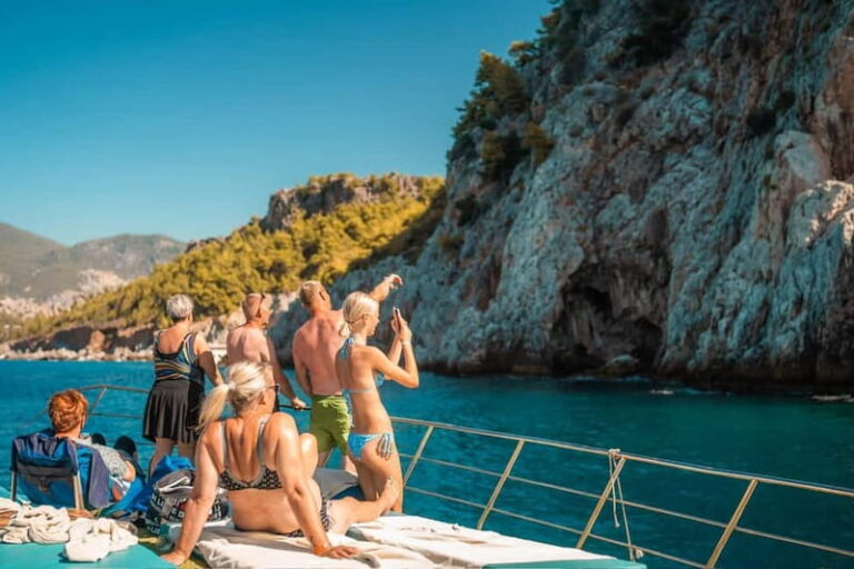 Alanya: Small-Group Boat Tour with Lunch and Soft Drinks