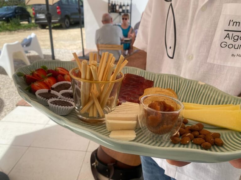Albufeira/Porches/Vilamoura: Wine Tasting with Tapas & Music