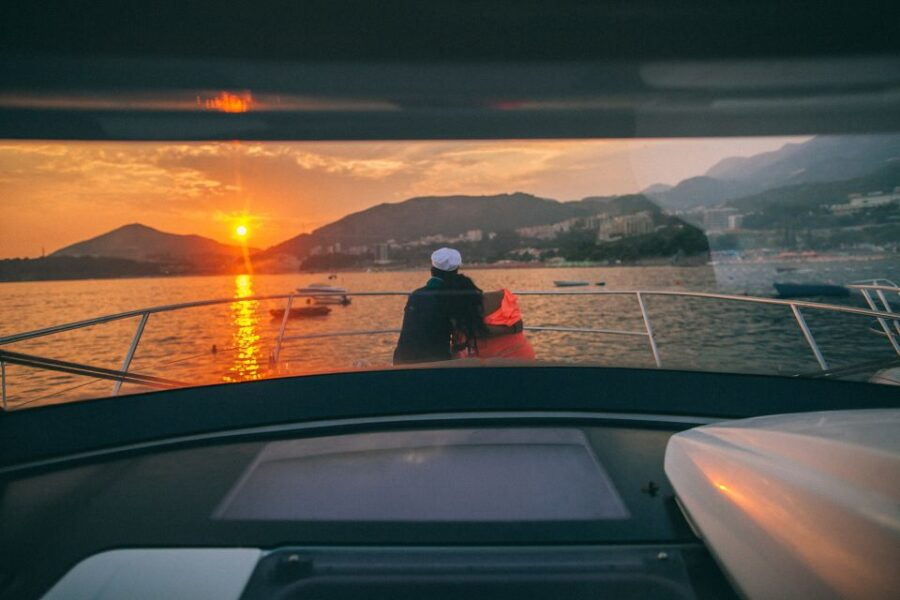 Amalfi Coast: Romantic Sunset Cruise with Music & Cocktails - What to Expect from the Amalfi Coast Sunset Cruise