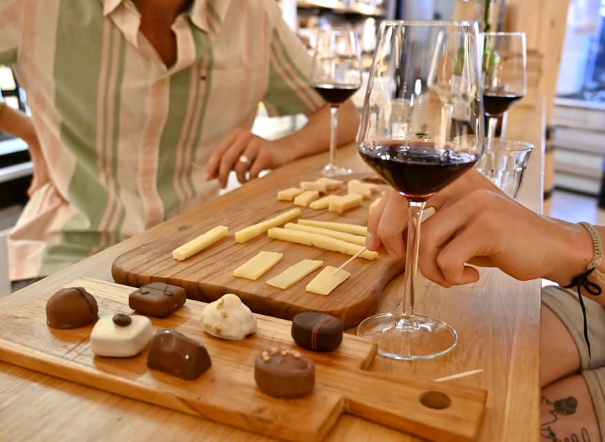 Amsterdam: 10 Tastings Guided Food Tour by UNESCO Canals - An In-Depth Look at the Tour Experience