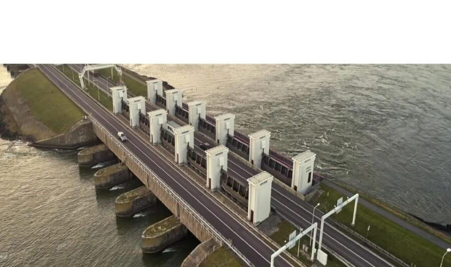 Amsterdam: Afsluitdijk & Wadden Center Museum Private Tour - Discovering the Afsluitdijk: An Engineering Wonder