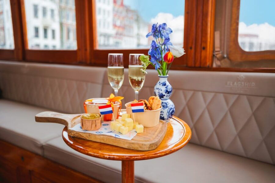 Amsterdam: Canal Cruise with Bubbles & Bites - Exploring the Cruise Itinerary