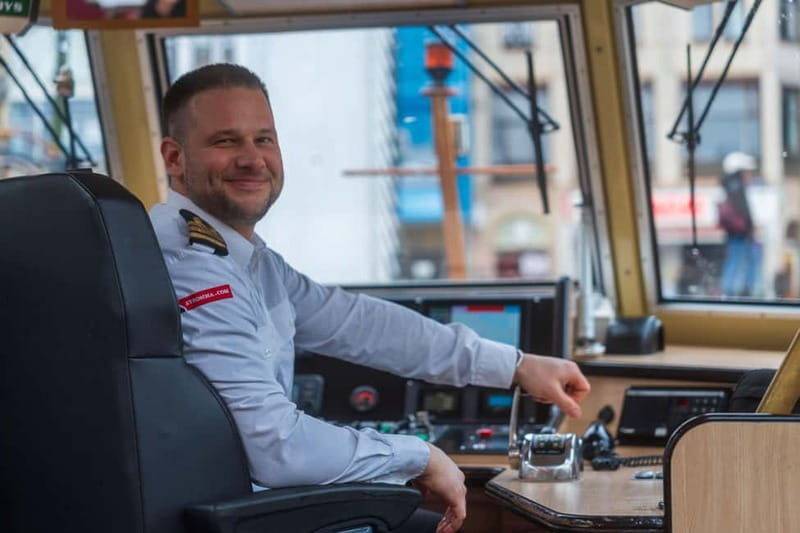 Amsterdam: City Centre Canal Cruise & Free Flower Cocktail - Exploring the Experience: What’s Included and What to Expect