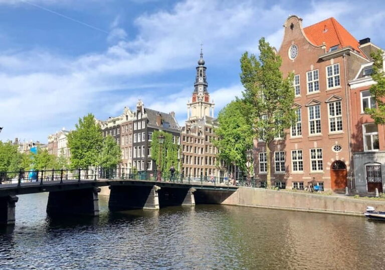 Amsterdam: German Canal Cruise with Unlimited Drinks Option