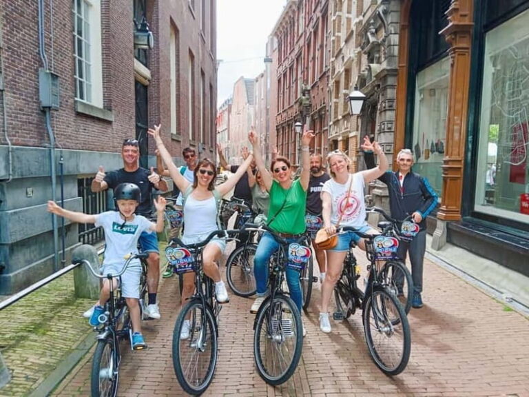 Amsterdam: Guided bike tour in French off the beaten track