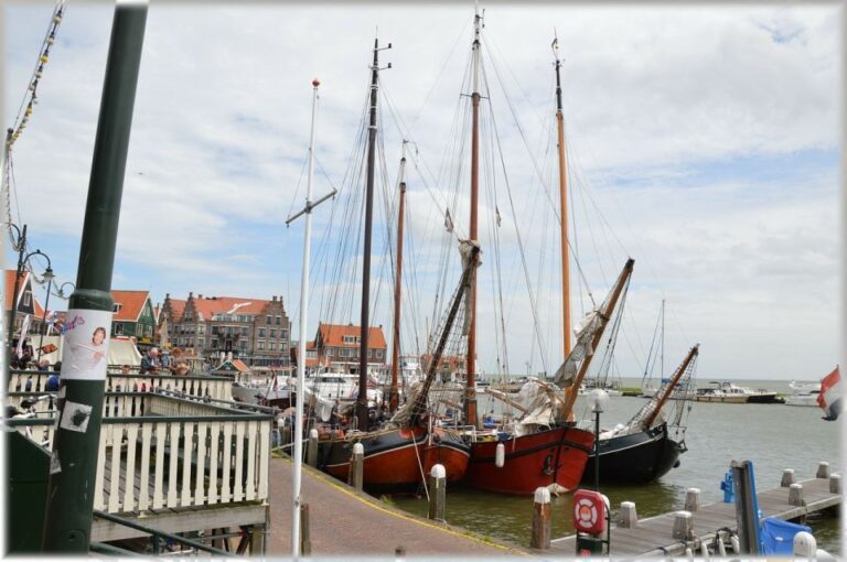 Amsterdam: Keukenhof & Zaanse Schans Windmills Private Tour
