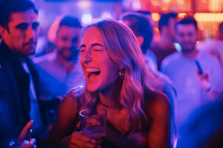 Amsterdam: Kings Day Pub Crawl with VIP Club Entry
