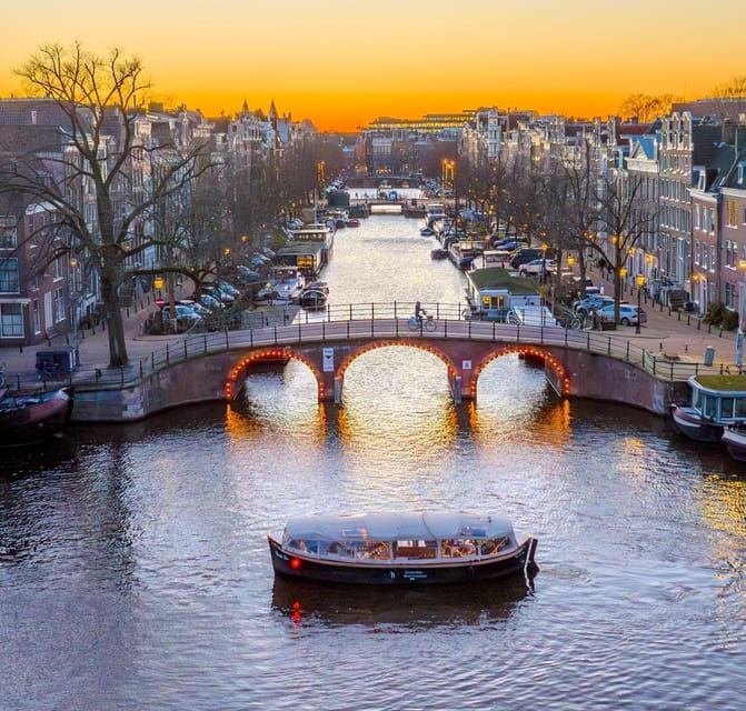 Amsterdam: Light Festival boat tour with Unlimited Drinks!